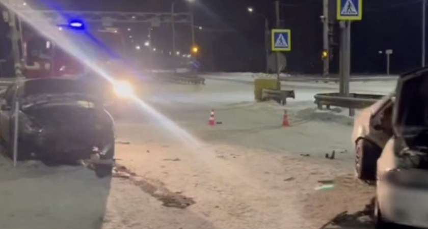 В Иркутской области два человека погибли после жёсткого удара автомобилей на пересечении улиц