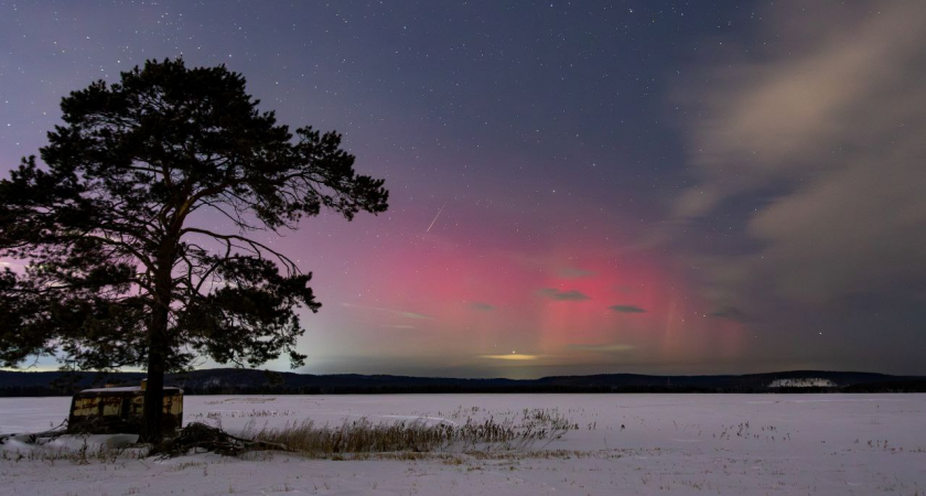 Небо над Иркутской областью расцвело полярным сиянием
