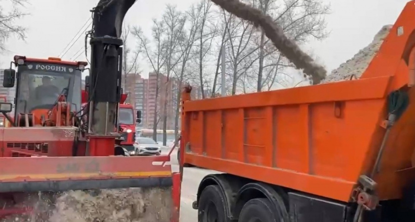 В Иркутске усилили борьбу с колейностью на дорогах перед праздниками