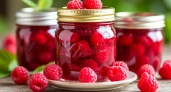 Малиновое варенье без варки: передает вкус, цвет и структуру ягод — 2 минуты, и лето в банке
