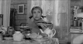 Зачем Тося из «Девчат» намазала бутерброд, когда могла отварить те же яйца — не просто сцена из фильма 