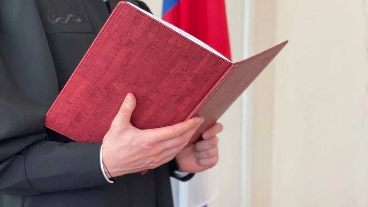 В Иркутске директору стройкомпании дали пять лет за фиктивные договоры для иностранцев