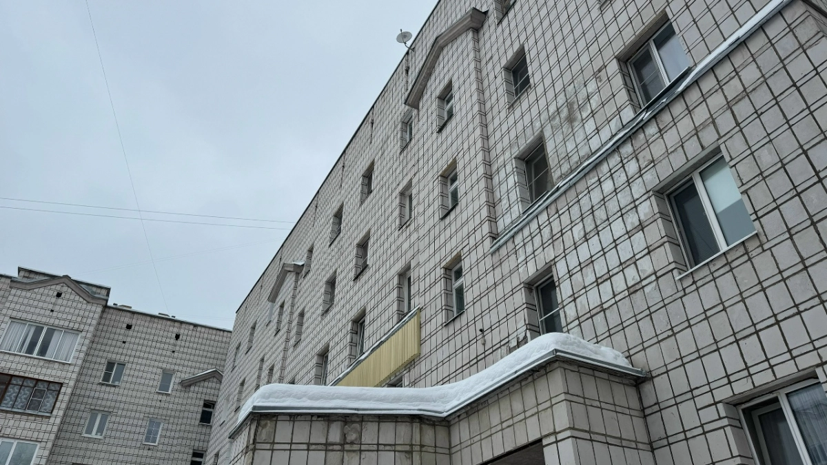 В Иркутске приставы заставили бывшую сотрудницу освободить комнату в общежитии