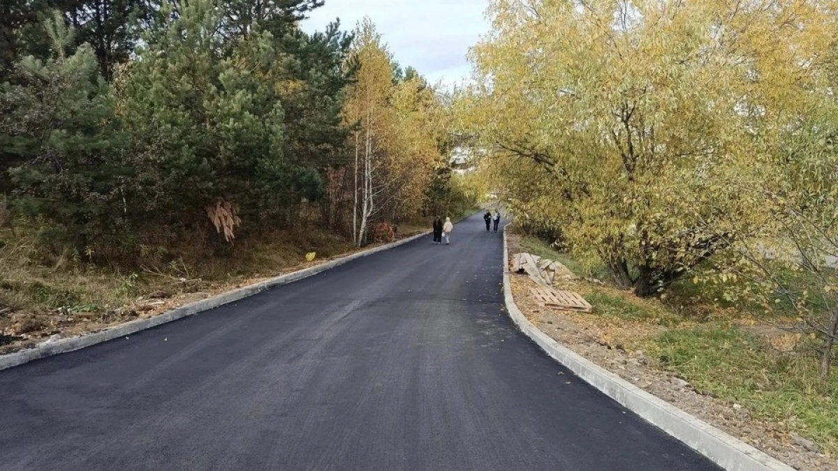 В Правобережном округе Иркутска обновили десять придомовых территорий