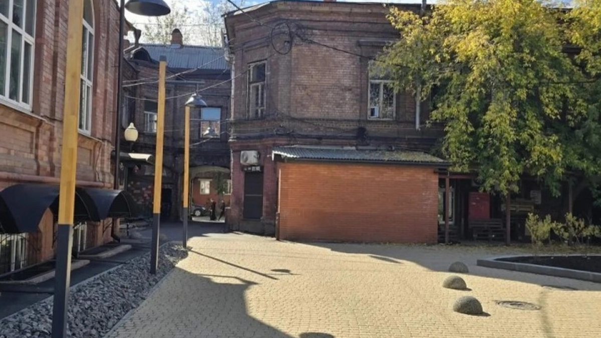 В Иркутске за 15 миллионов рублей преобразили территорию у центра Вампилова
