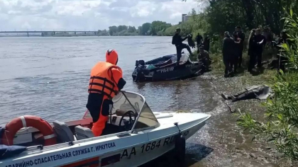 В Иркутской области перевернулась лодка с людьми: один человек погиб, пропала 16-летняя девушка